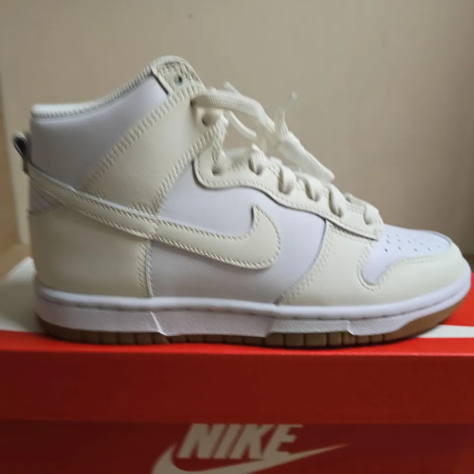 BOXED PAIR OF NIKE DUNK HIGH WHITE/CREAM SNEAKERS - UK SIZE 4.5