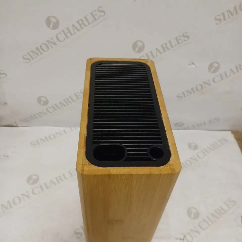 ROCKINGHAM FORGE UNIVERSAL KNIFE BLOCK,