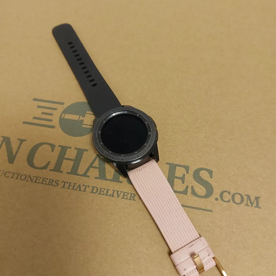SAMSUNG GALAXY SM-R815F SMART WATCH - BLACK/PINK