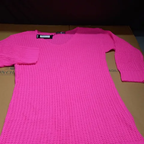 BOOHOO PLUS V-NECK JUMPER MINI DRESS IN PINK - UK 22