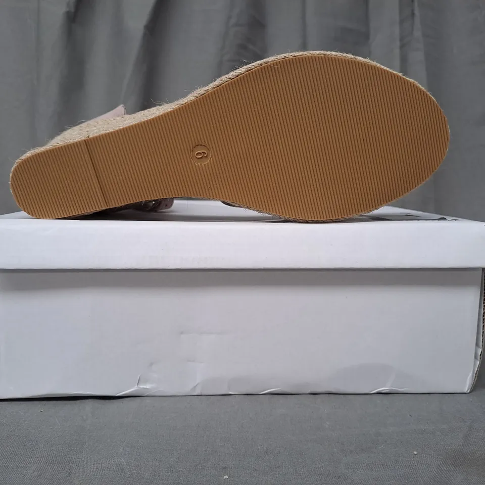 BOXED PAIR OF SHOES BY EMMA OPEN TOE WEDGE SANDALS UK SIZE 6