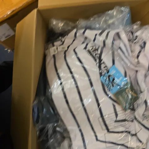BOX OF APPROXIMATELY 35 ASSORTED BRAND NEW REGATTA ITEMS TO INCLUDE: HAVENDO STRIPED JUMPER