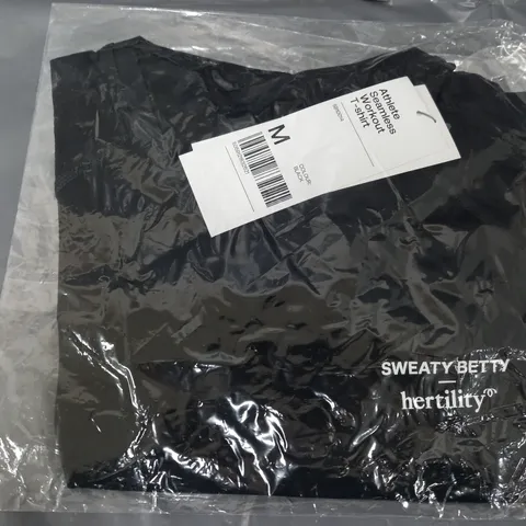 BAGGED SWEATY BETTY HERTILITY ATHLETE SEAMLESS WORKOUT T-SHIRT IN BLACK - MEDIUM