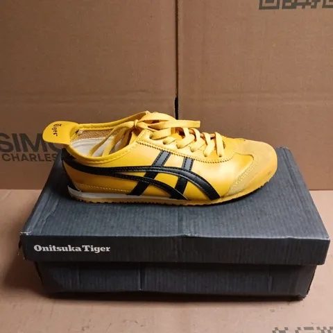 BOXED PAIR OF ONITSUKA TIGER MEXICO 66 TRAINERS - 4.5