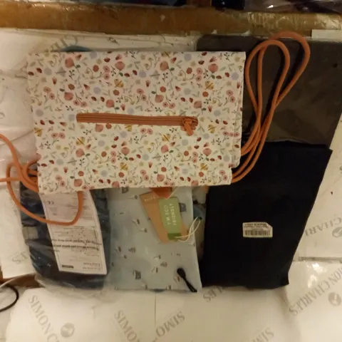 BOXED ASSORTMENT OF BAGS/POUCHES/CASES TO INCLUDE CADD, LITTLE DUTCH, AIOUTGOG. ETC
