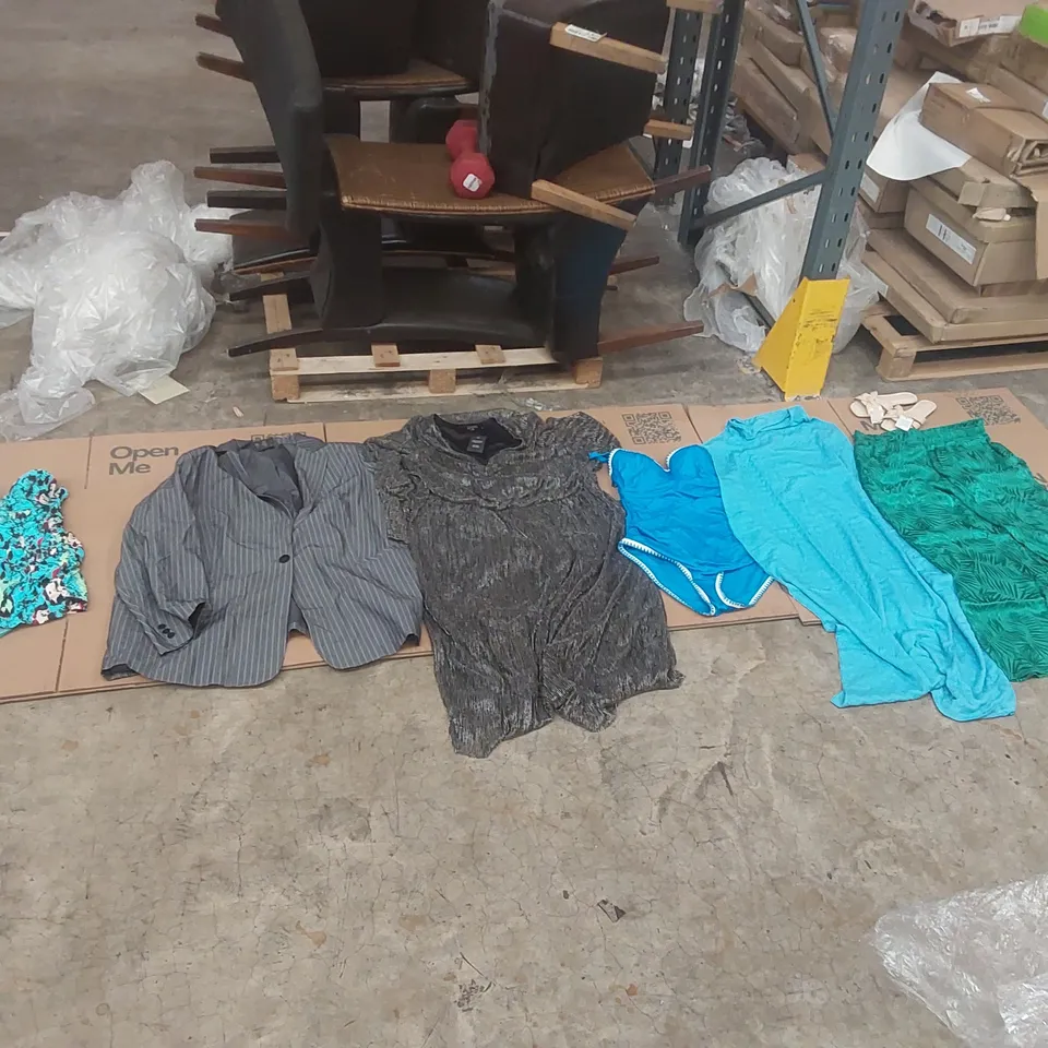 PALLET CONTAINING APPROXIMATELY 650x ASSORTED BRAND NEW DESIGNER CLOTHING ITEMS