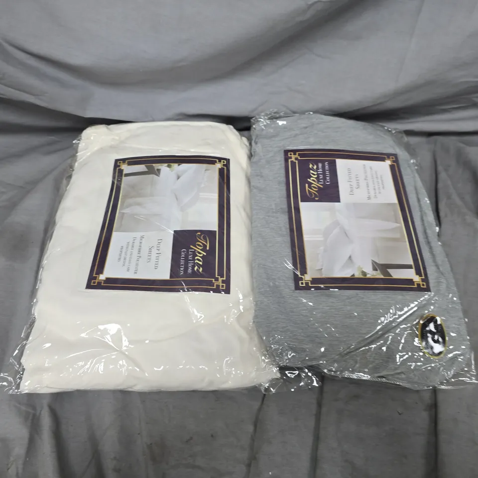 BOX OF APPROX 30 DEEP FITTED SHEETS