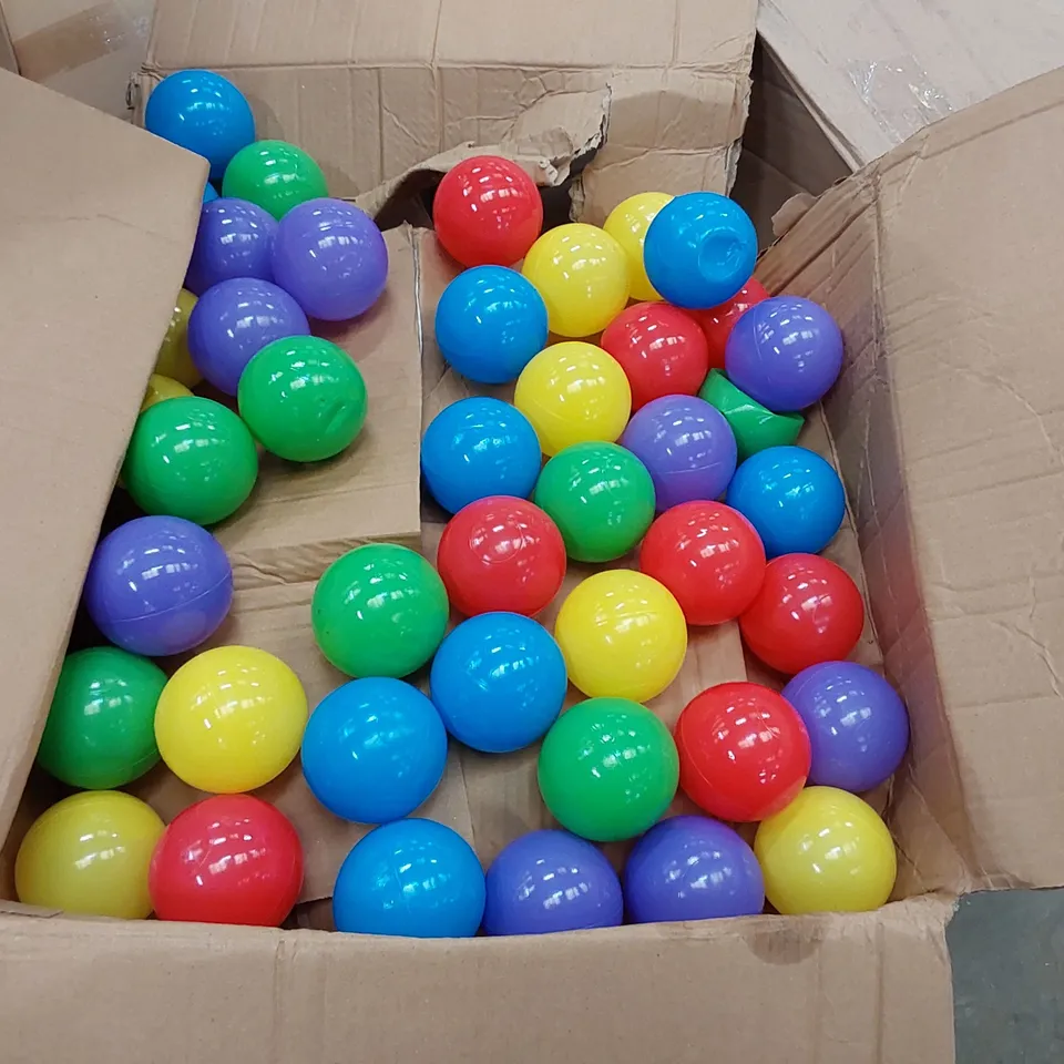 BOXED INFLATABLE STRUCTURE WITH BALL PIT - BLOWER INCLUDED (1 BOX)