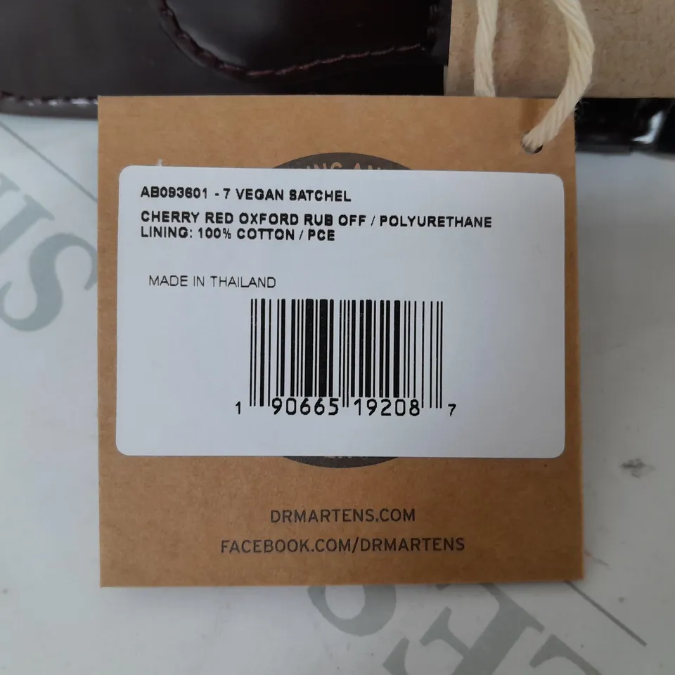 DR MARTENS 7 VEGAN SATCHEL IN CHERRY RED