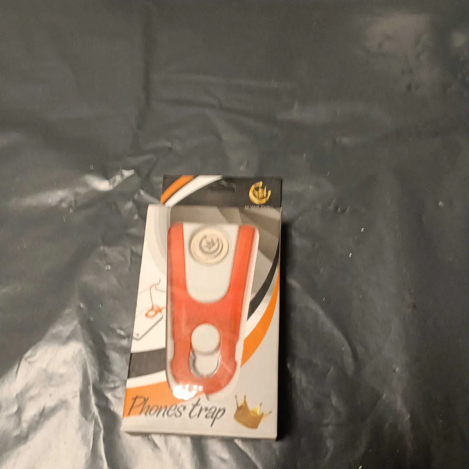 BOX OF APPROXIMATELY 50 ASSORTED ITEMS INCLUDING MAGIC STICKERS , PHONE TRAP AND LIPGLOSS 