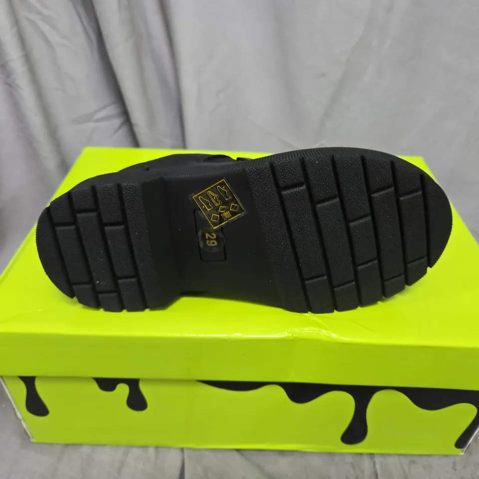 BOXED PAIR OF KOI KIDZ PLAYFUL TREK KIDZ LACE UP SHOES IN BLACK - UK 10