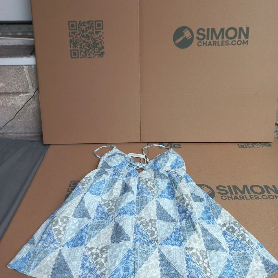 ABERCROMBIE & FITCH WOMEN'S BLUE FLORAL PRINT BEACH COVER-UP DRESS – SMALL PETITE (SMALL P)