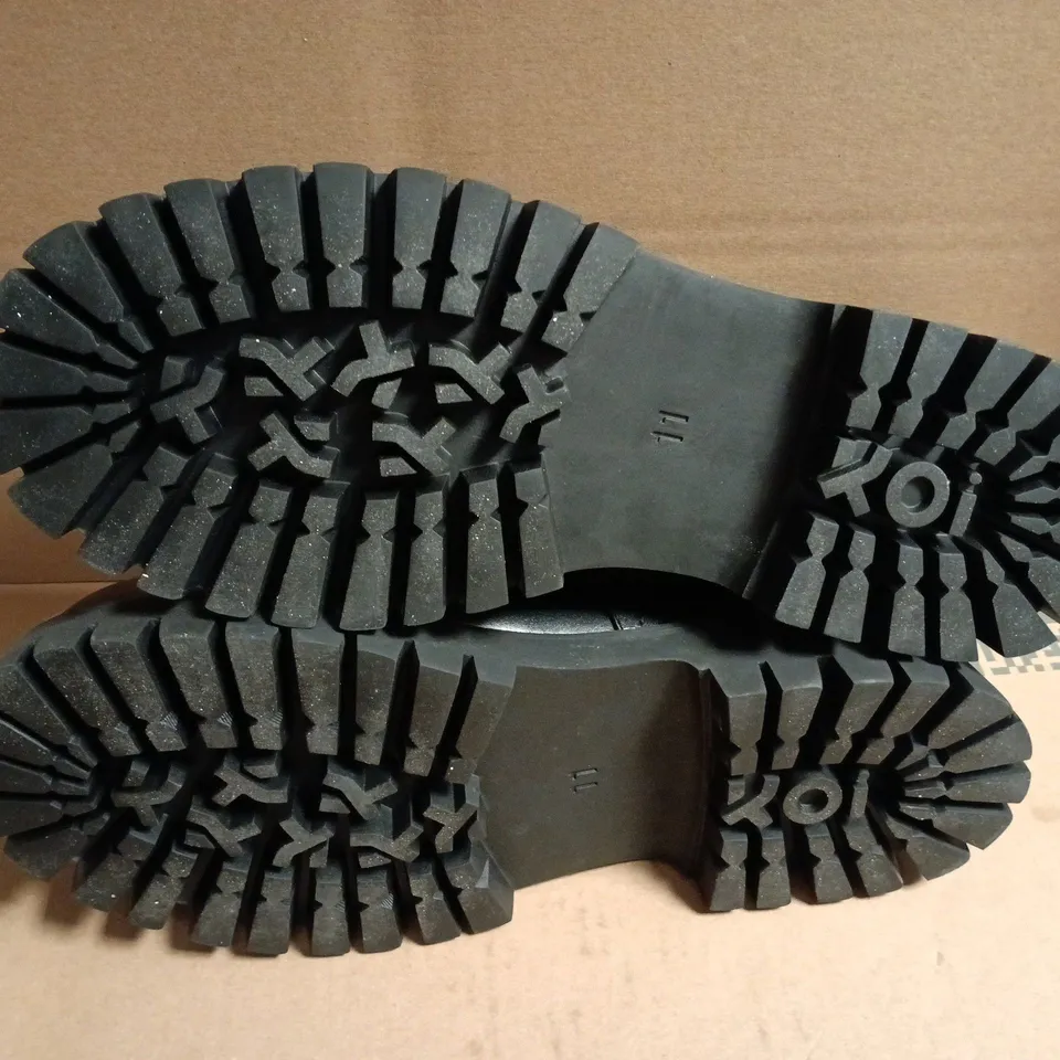 BOXED KOI GEHRMAN METAL CAP CHUNKY SHOES IN BLACK - UK 11