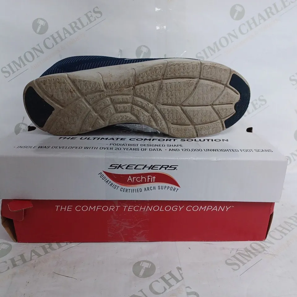 SKECHERS ARCH FIT REFINE TRAINER IN NAVY - UK 5 & HALF
