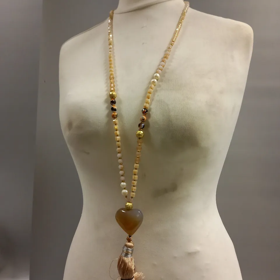 BRAND NEW BROWN PEPPER HANDBAGS PEARLED LOVE HEART NECKLACE 