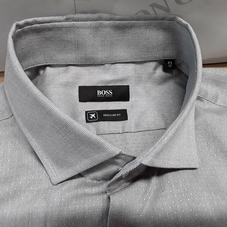 HUGO BOSS REGULAR FIT SHIRT - 43 17