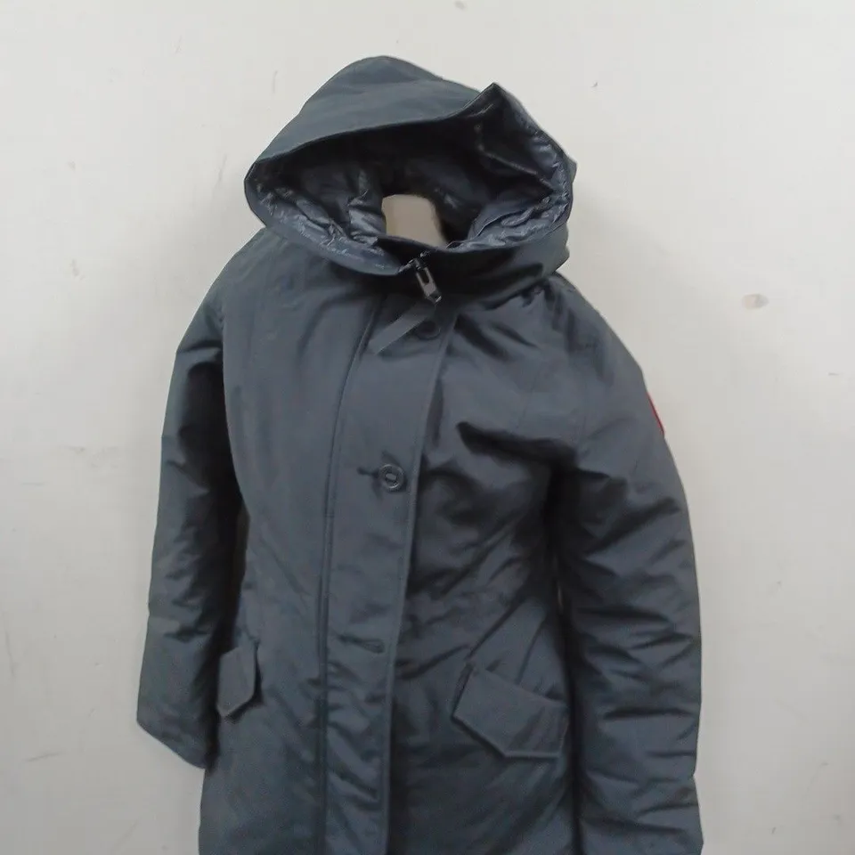 WOMENS CANADA GOOSE GOAT SIZE MEDIUM 