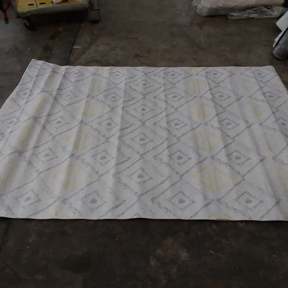LAMAVOLA LINE RUG - YELLOW/GREY // SIZE: 160 X 230cm