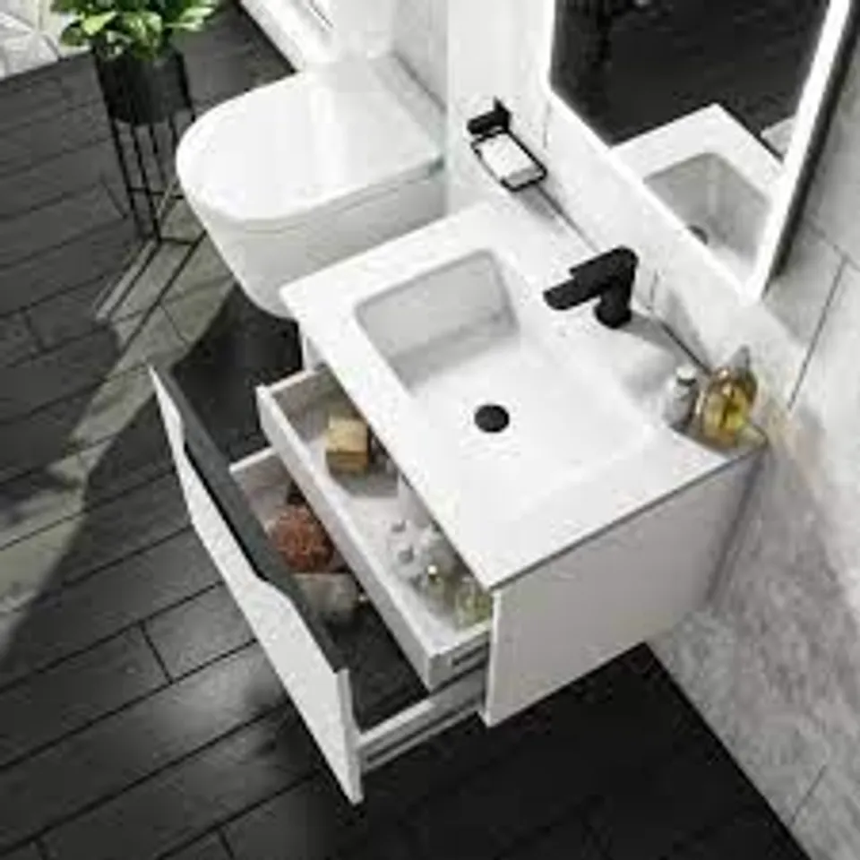 BOXED SION 610MM WHITE CERAMIC BASIN 