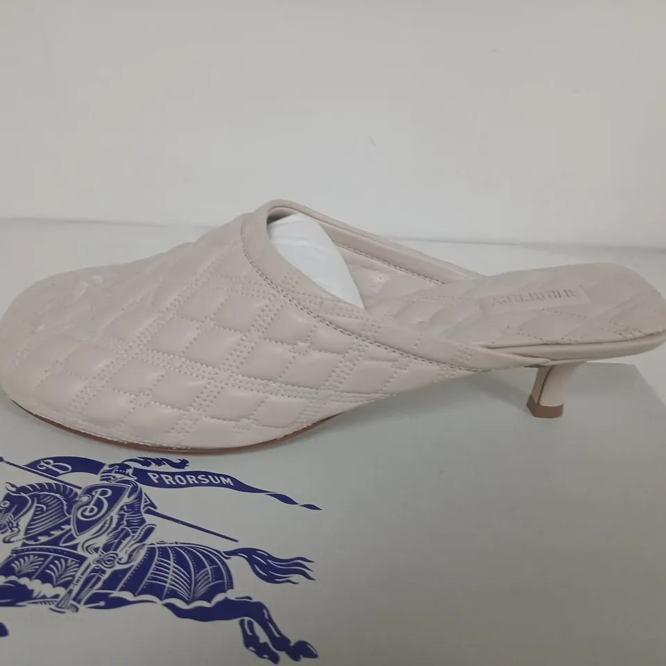 BURBERRY BEIGE QUILTED LEATHER MULES – UK 7 (EUR 40)