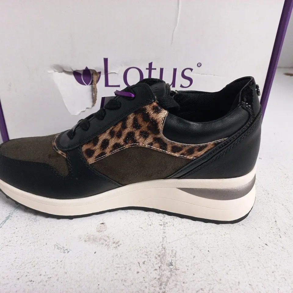 BOXED LOTUS MOORE TRAINERS IN BLACK/KHAKI - EU 39