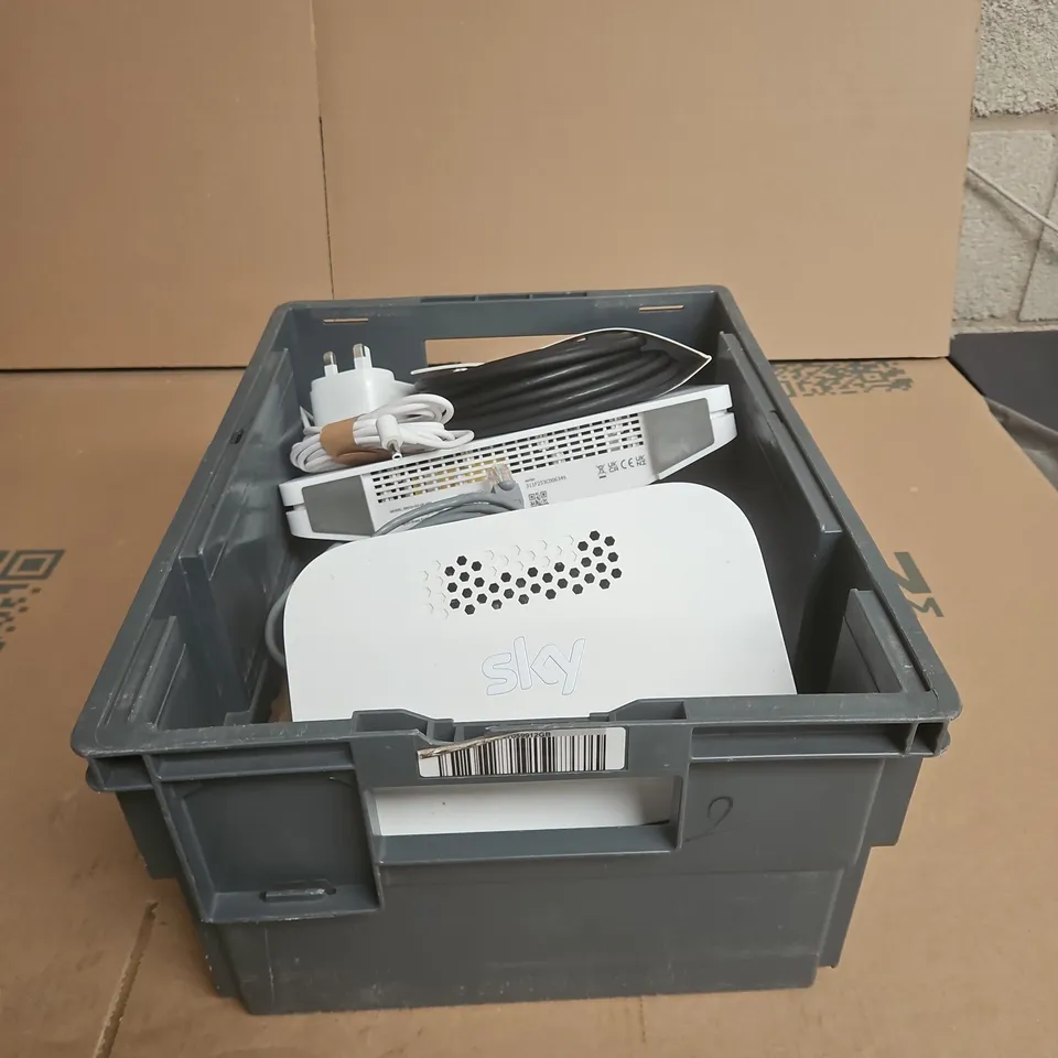 TOTE OF APPROXIMATELY 8 ASSORTED ITEMS TO INCLUDE SKY HUBS, CABLES, PLUGS ETC