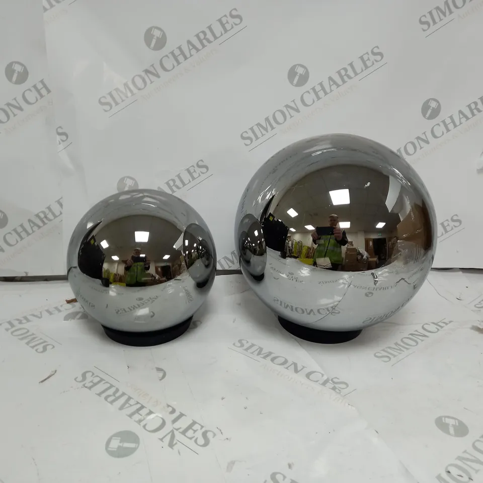 BOXED KELLY HOPPEN SET OF 2 INDOOR OUTDOOR PRELIT GLASS DECOR, REFLECTIVE ORBS