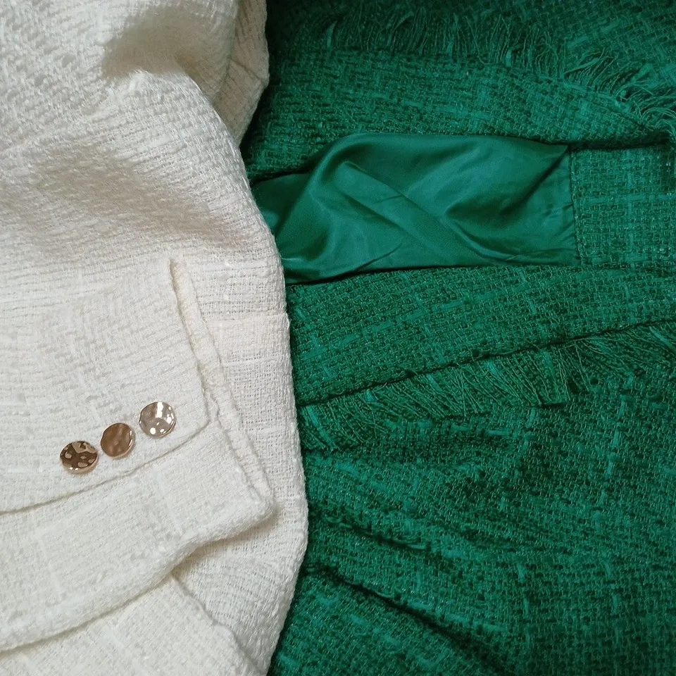 BOX OF APPROXIMATELY 20 ASSORTED CLOTHING ITEMS IN VARIOUS STYLES, SIZES, AND COLOURS - COLLECTION ONLY