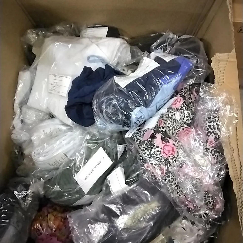 BOX OF APPROXIMATELY 30 ASSORTED DESIGNER CLOTHING ITEMS TO INCLUDE FLORAL DRESS, WHITE TROUSERS, FRILL HEM DRESS ETC