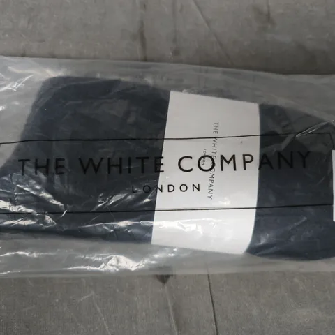 THE WHITE COMPANY SOCKS IN BLACK ONE SIZE