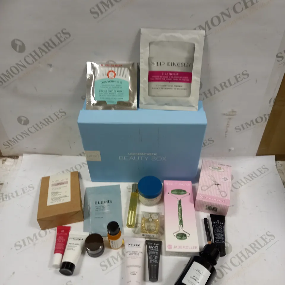 BOXED LOOK FANTASTIC BEAUTY BOX MAKE-UP & SKINCARE COLLECTION TO INCLUDE BRUSH WORKS JADE ROLLER, NEOM BODY BUTTER, ELEMIS EYE MASKS ETC 