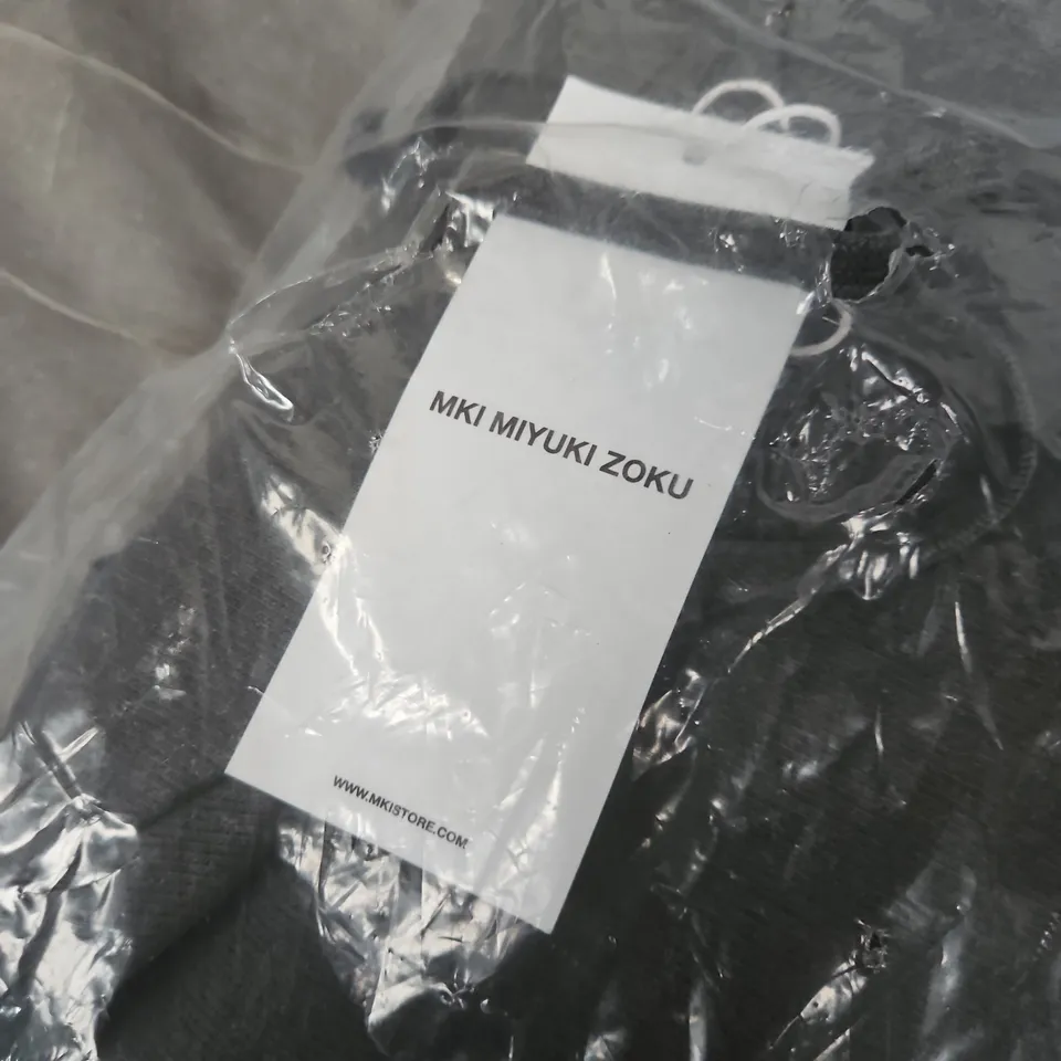 BAGGED MKI MIYUKI ZOKU DESIGN STUDIO HOODY – PIGMENT BLACK, UK SIZE L