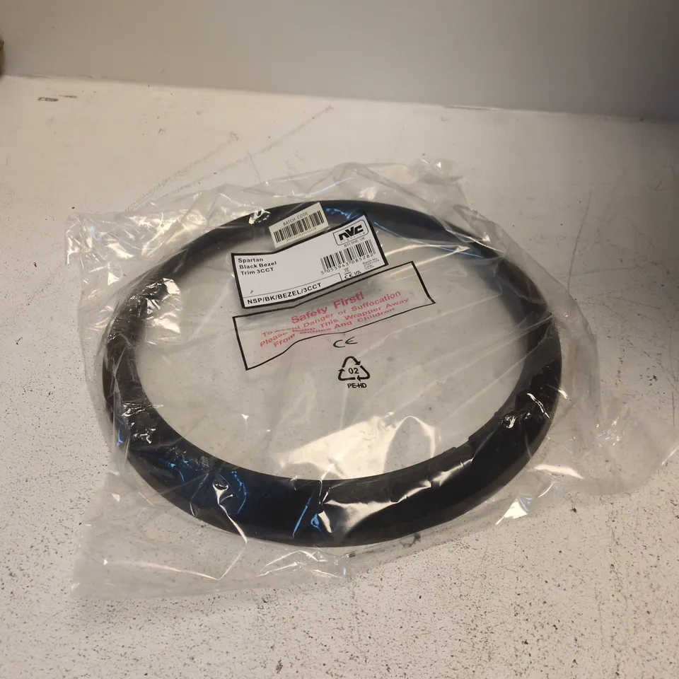 SPARTAN BLACK BEZEL TRIM 3CCT (20PCS)