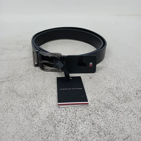 TOMMY HILFIGER BELT β MEN'S BLACK LEATHER BELT, SIZE UK 42 (105 CM)