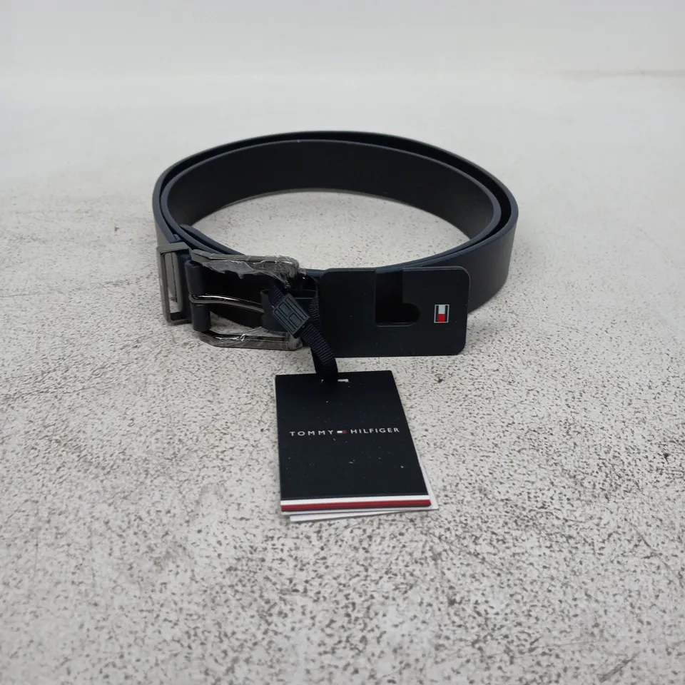TOMMY HILFIGER BELT – MEN'S BLACK LEATHER BELT, SIZE UK 42 (105 CM)
