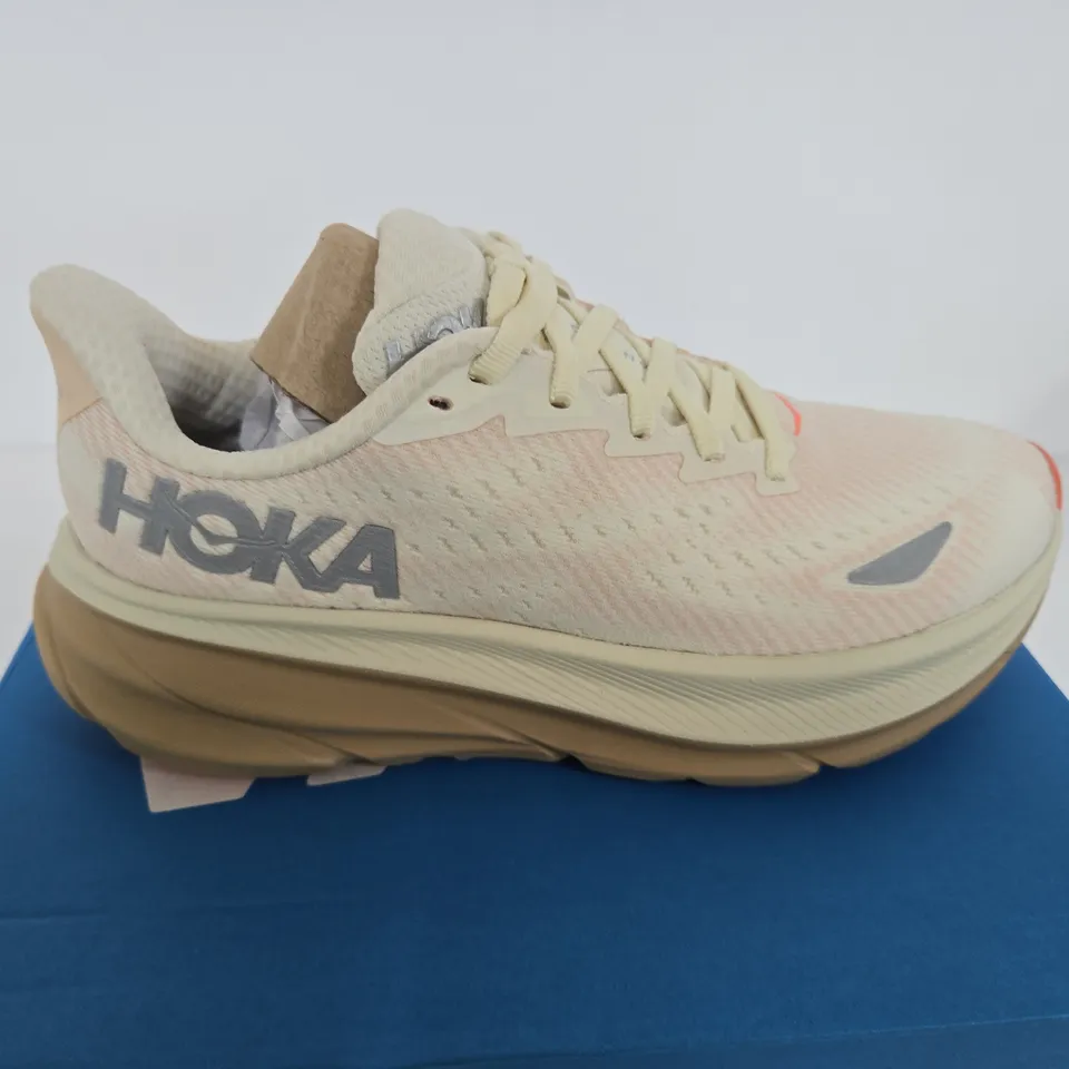 HOKA CLIFTONS 9 GTX SIZE UK 4