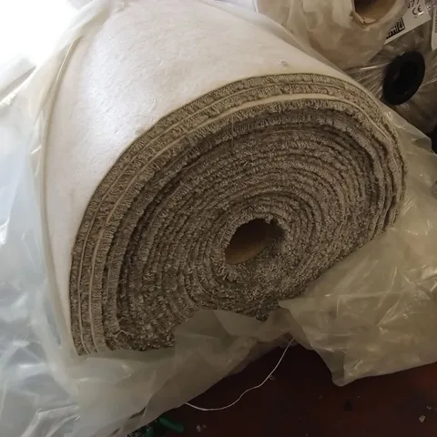 ROLL OF QUALITY DENVER CARPET // SIZE: APPROX 4 X 25m