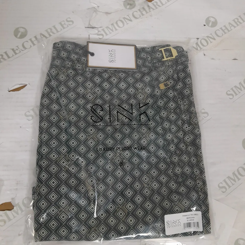 SINK SWIMWEAR PINNACLE TAILORED SHORTS IN MERIDAN GREEN SIZE XL