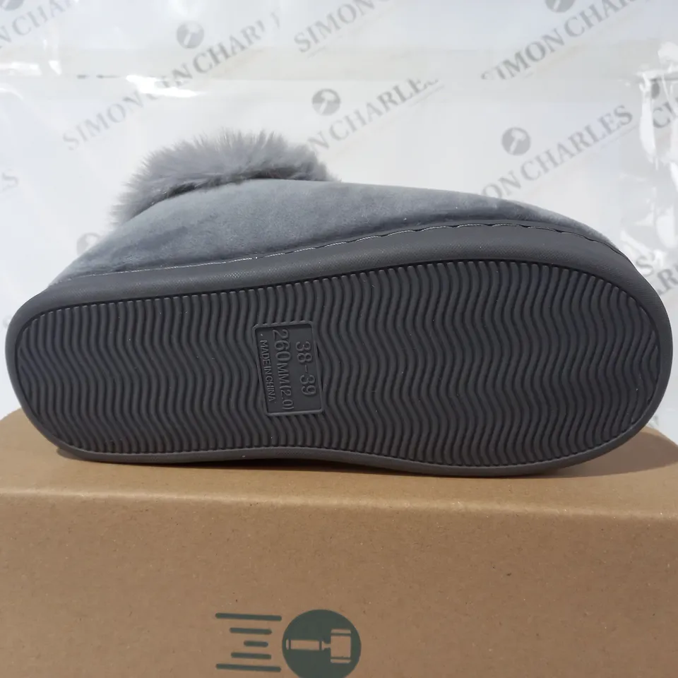 GREY FLUFFY SLIPPERS SIZE 38