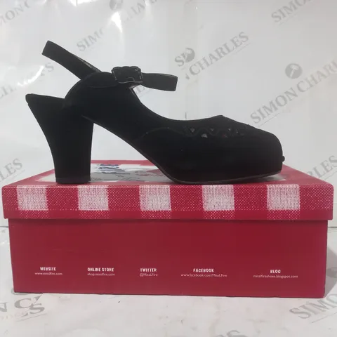 BOXED PAIR OF MISS L FIRE BETTY OPEN TOE HEELED SHOES IN BLACK SUEDE EU SIZE 40