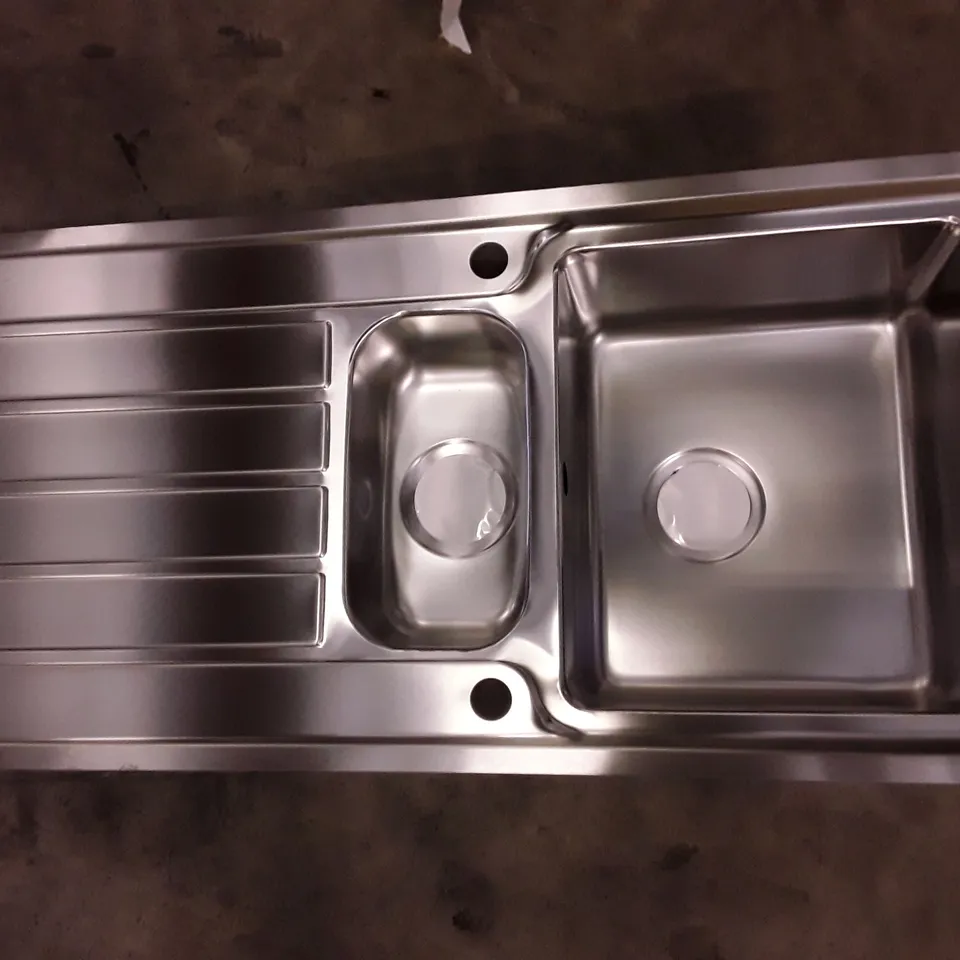 1.5 BOWL STAINLESS STEEL SINK WITH DRAINER