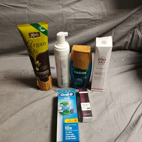 APPROXIMATELY 20 HEALTH AND BEAUTY PRODUCTS TO INCLUDE ORAL B PRO HEADS, RADOX SHOWER GEL AND ELTA MD SUN CARE