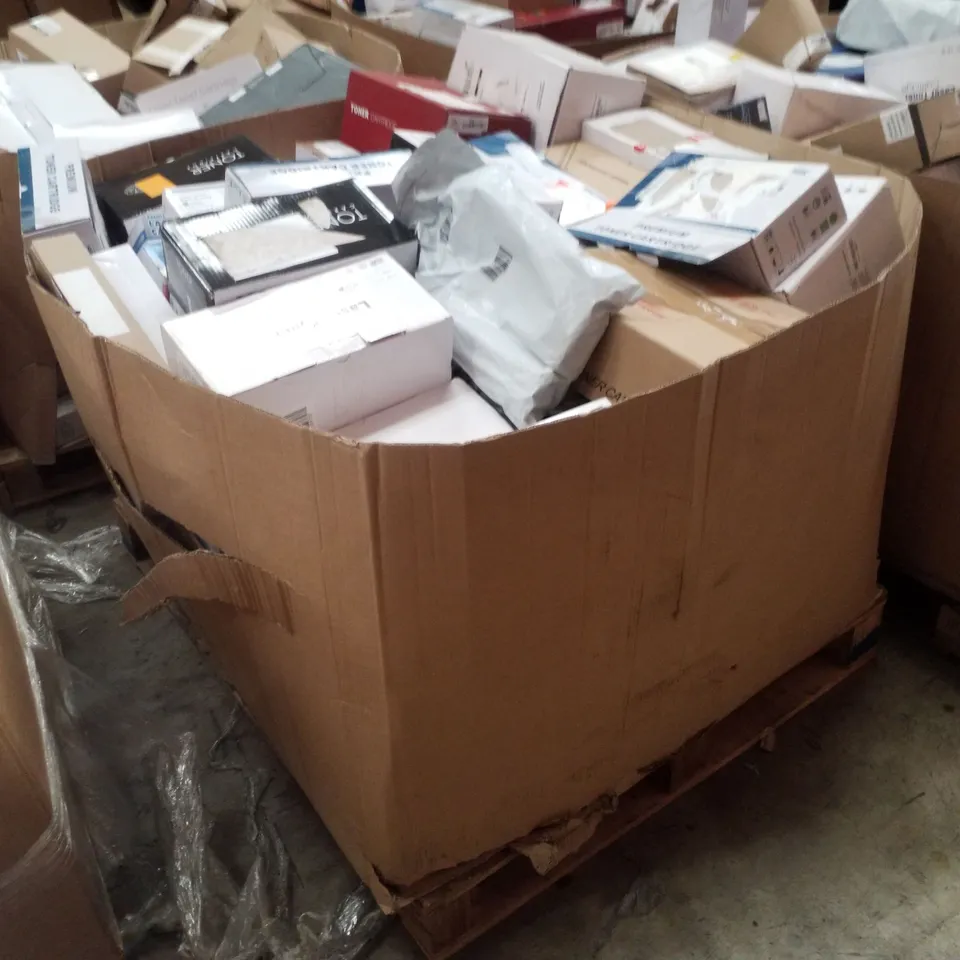 PALLET CONTAINING ASSORTED TONER CARTRIDGES 