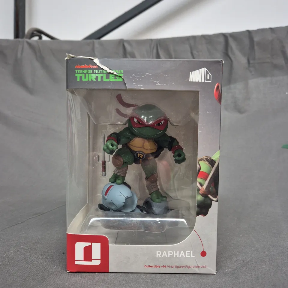 TEENAGE MUTANT NINJA TURTLES - RAPHAEL VINYL FIGURE