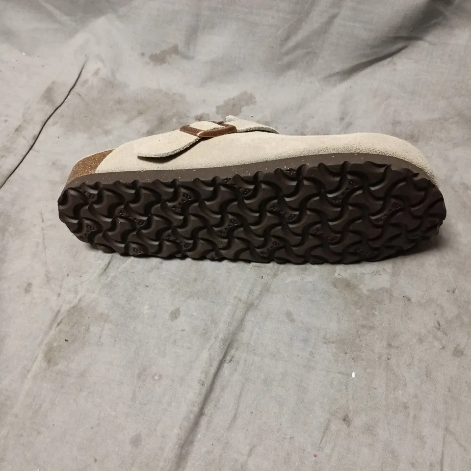 BIRKENSTOCK SOFT FOOTBED SUEDE CLOGS, BEIGE SIZE 39