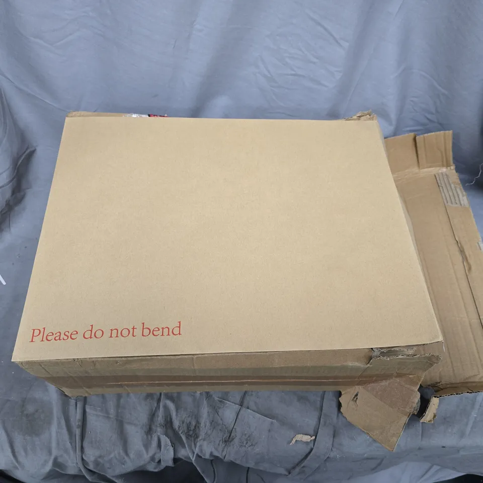 BOX OF SIZE 4 ENVELOPS 