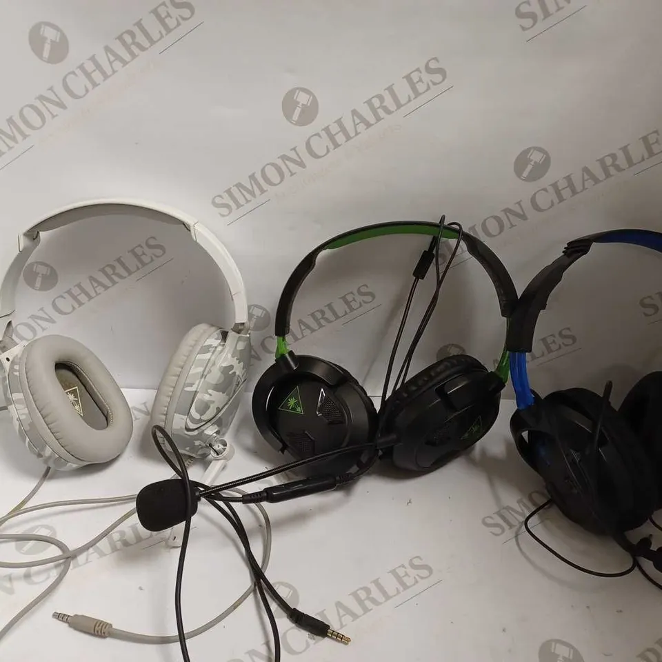 BOX OF APPROX 10 ASSORTED WIRED TURTLE BEACH GAMING HEADSETS