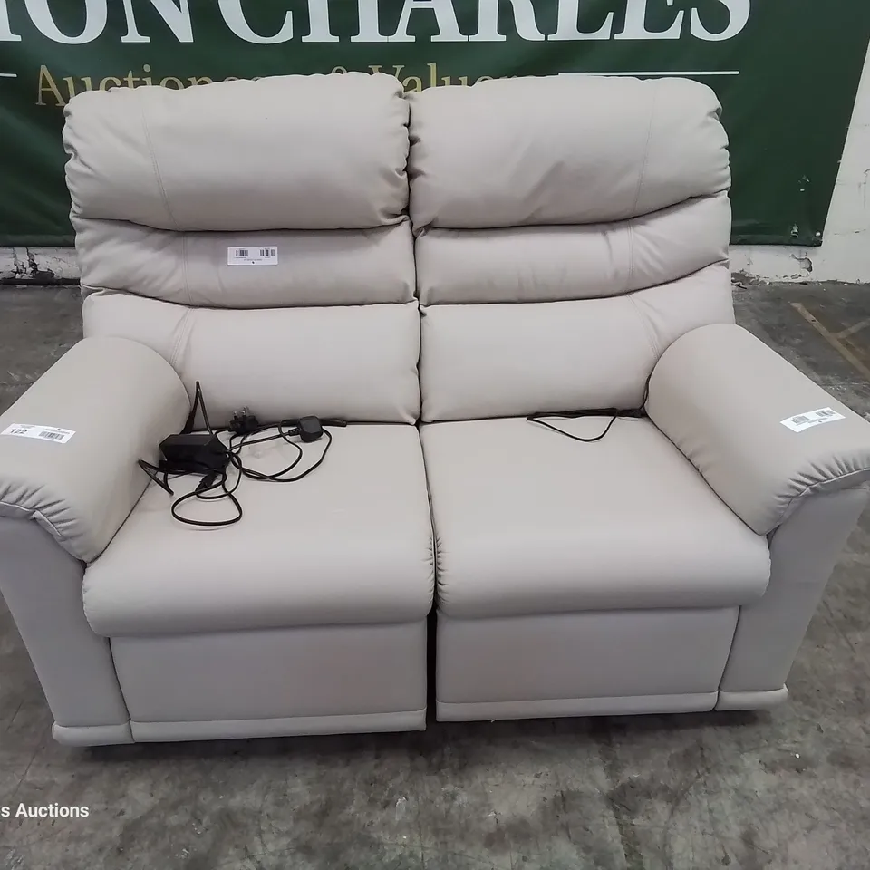 QUALITY BRITISH DESIGNER & MANUFACTURED G PLAN MALVERN POWER RECLINING TWO SEATER SOFA OXFORD PUTTY LEATHER 