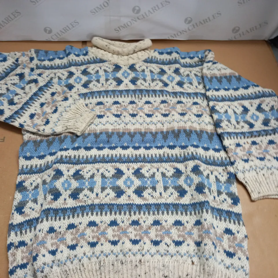 LOT OF 15 AS NEW PATTERENED KNIT JUMPERS - ALL 4