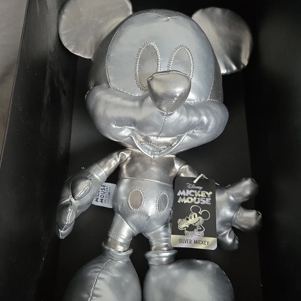 BOXED DISNEY MICKEY MOUSE COLLECTORS CLUB SILVER MICKEY